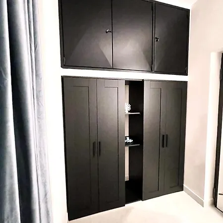 Ξενοδοχείο με διαμερίσματα Kyria Luxury 4*